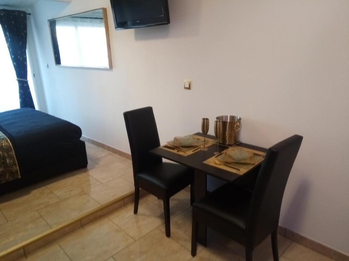 Village Naturiste Le Goldenblack Agde Εξωτερικό φωτογραφία